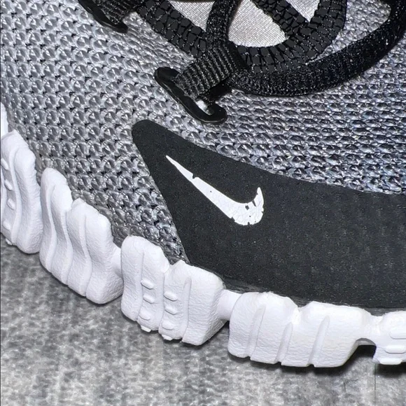 Nike Metcon Black and Gray Sneakers - Picture 3 of 6